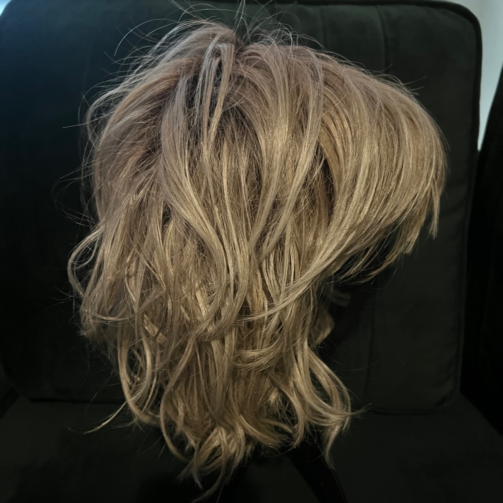 Tress Allure
Flawless Waves
Worn once
Color: 52/38/49/R8
Smokey Toffee - Picture 2 of 4